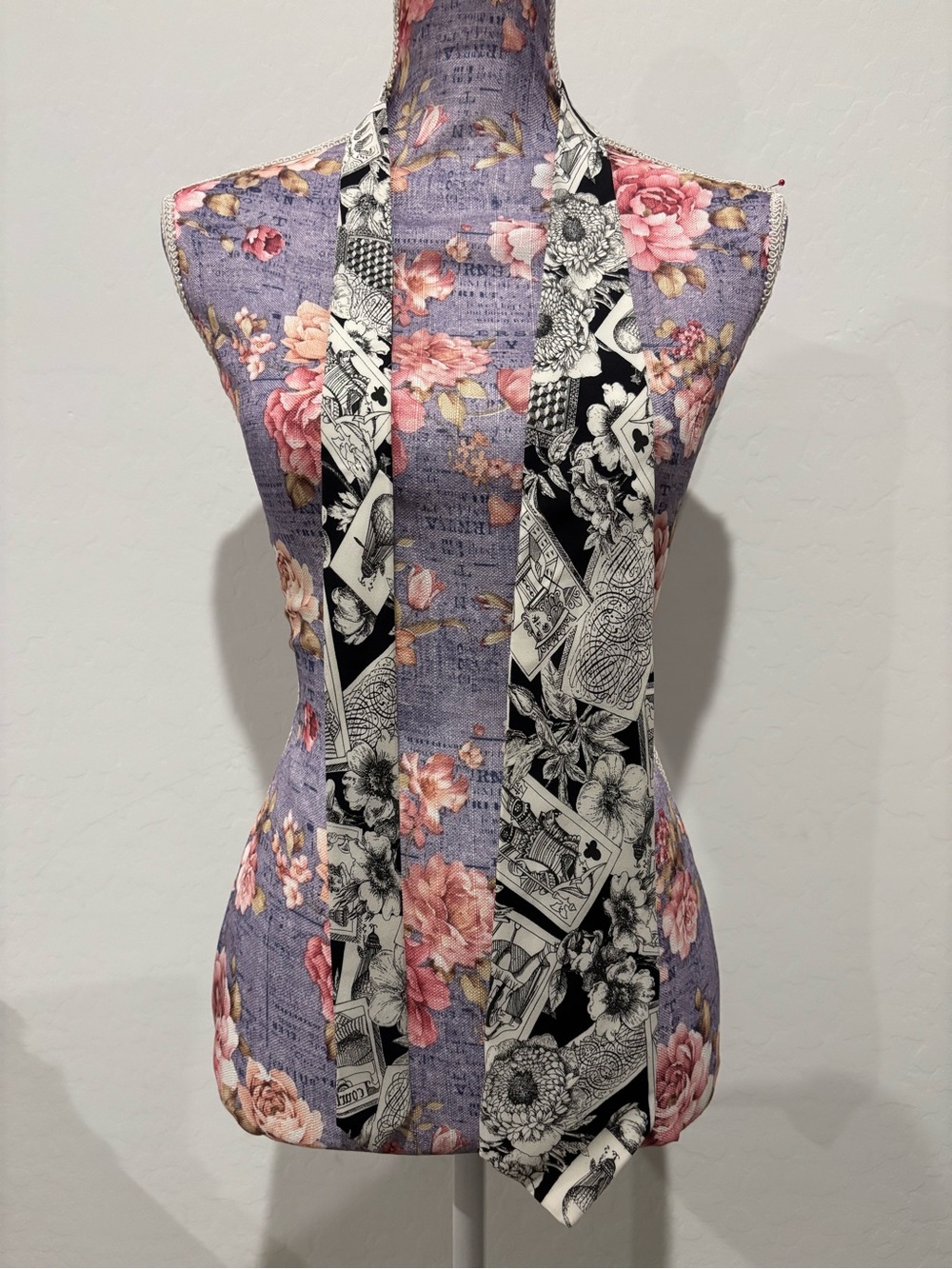 Fornasetti Card and Floral printed Silk Tie